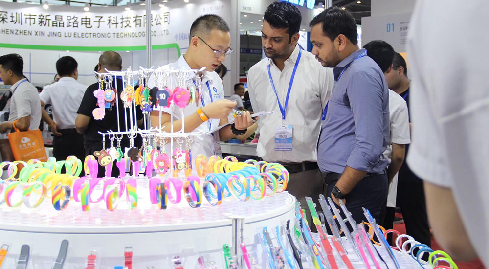 2018���ʮ������������������ļ�չ����ٰ�